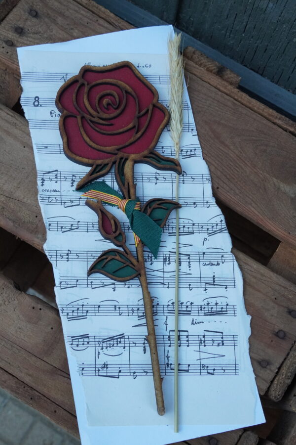 🌹 Roses de Fusta – Un Regal que Perdura 🌹