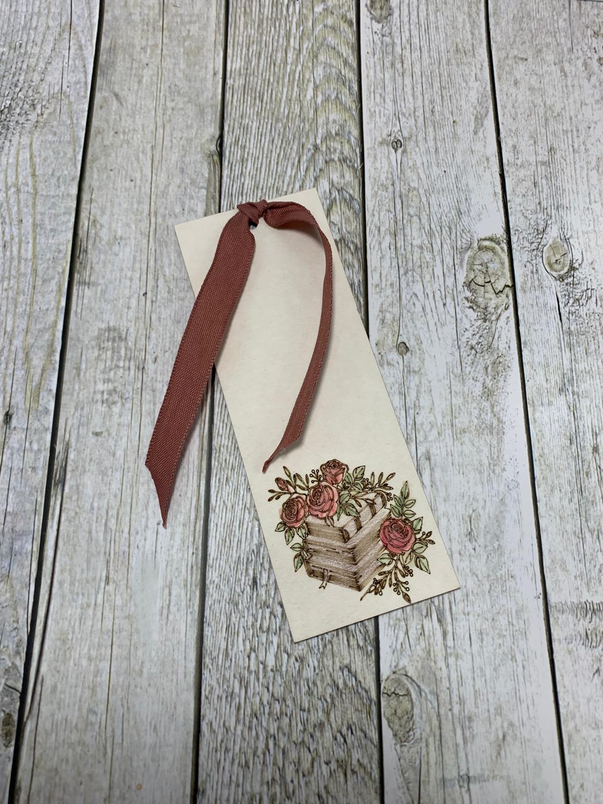 Punt de llibre roses – Un detall únic per als amants de la lectura